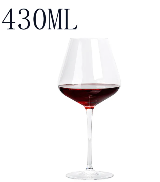 Elegant crystal wine decanter made of lead-free glass with 1.5L U-shaped design for enhanced aeration and aroma.