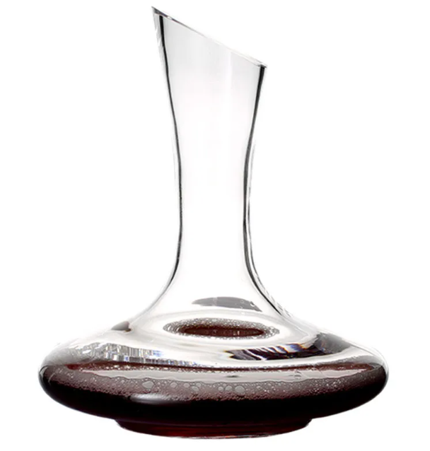 Elegant crystal wine decanter made of lead-free glass with 1.5L capacity and U-shaped design for optimal aeration